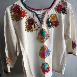Mexican embroidered 3/4 sleeve top